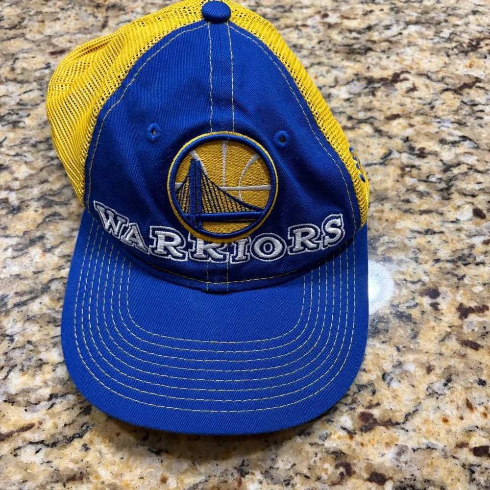 New Era Golden State Warriors Youth Trucker Hat Blue Yellow NBA 9TWENTY Cap
